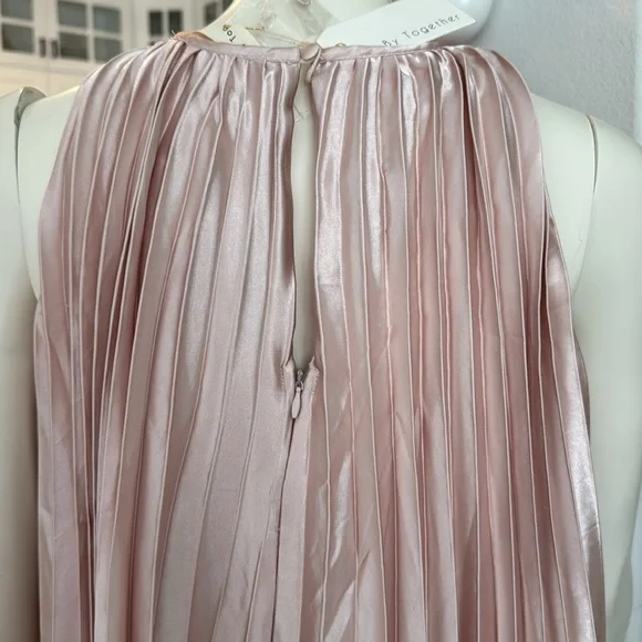 Madly In Love Dress - Mauve Dress S
NWT - Picture 6 of 11